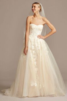 Vestido de novia princesa strapless con varillas en corset