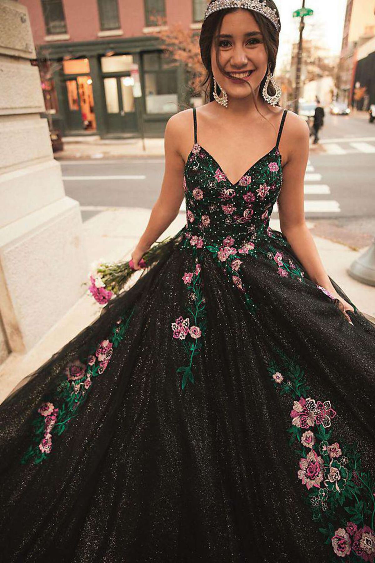 Vestido de quincea&ntilde;era con aplicaciones florales y bolero, NEGRO/MULTI, hi-res