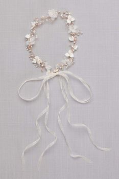 Diadema con flores 3d y perlas
