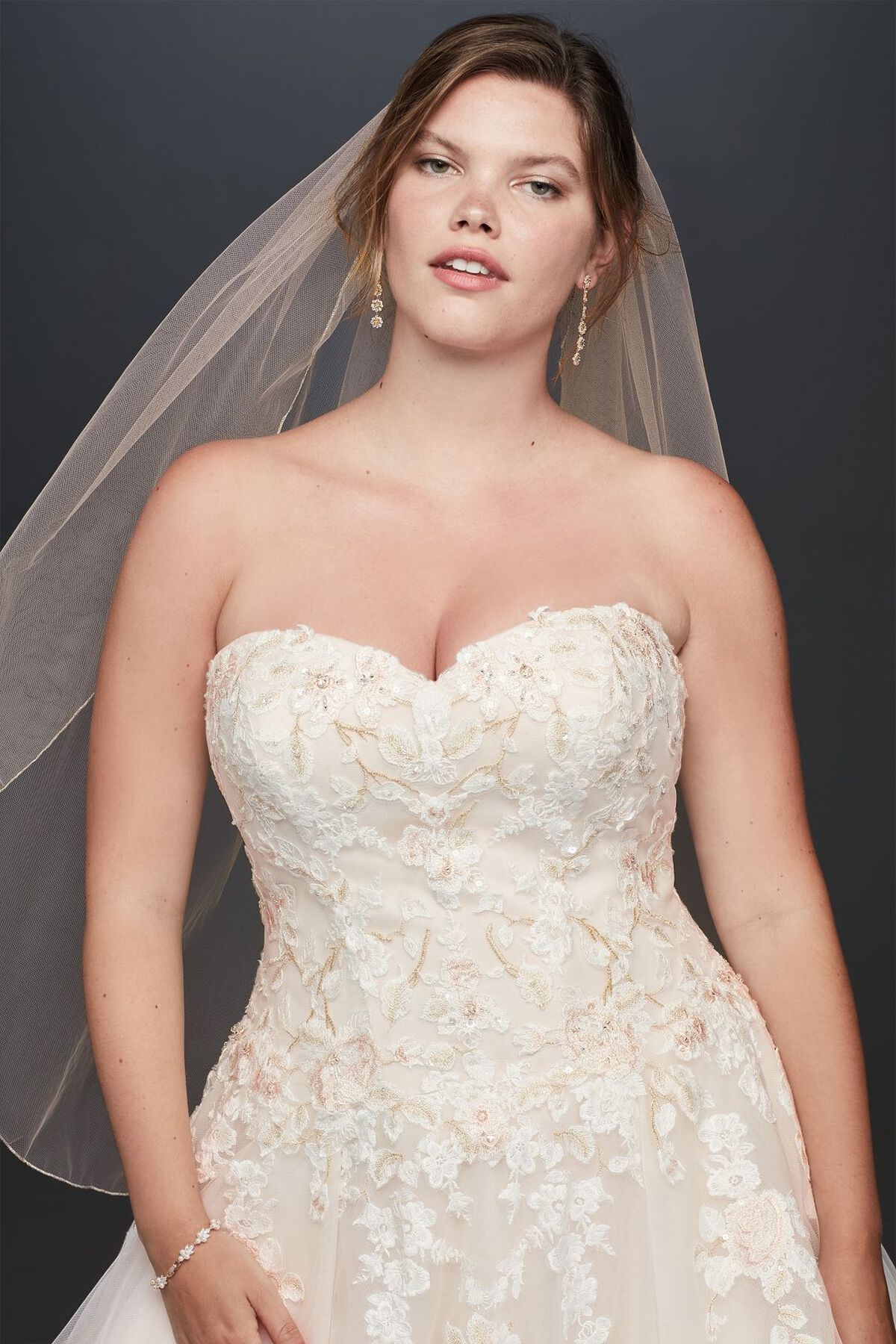 Vestido de novia princesa strapless con aplicaciones florales, MARFIL/ARENA, hi-res