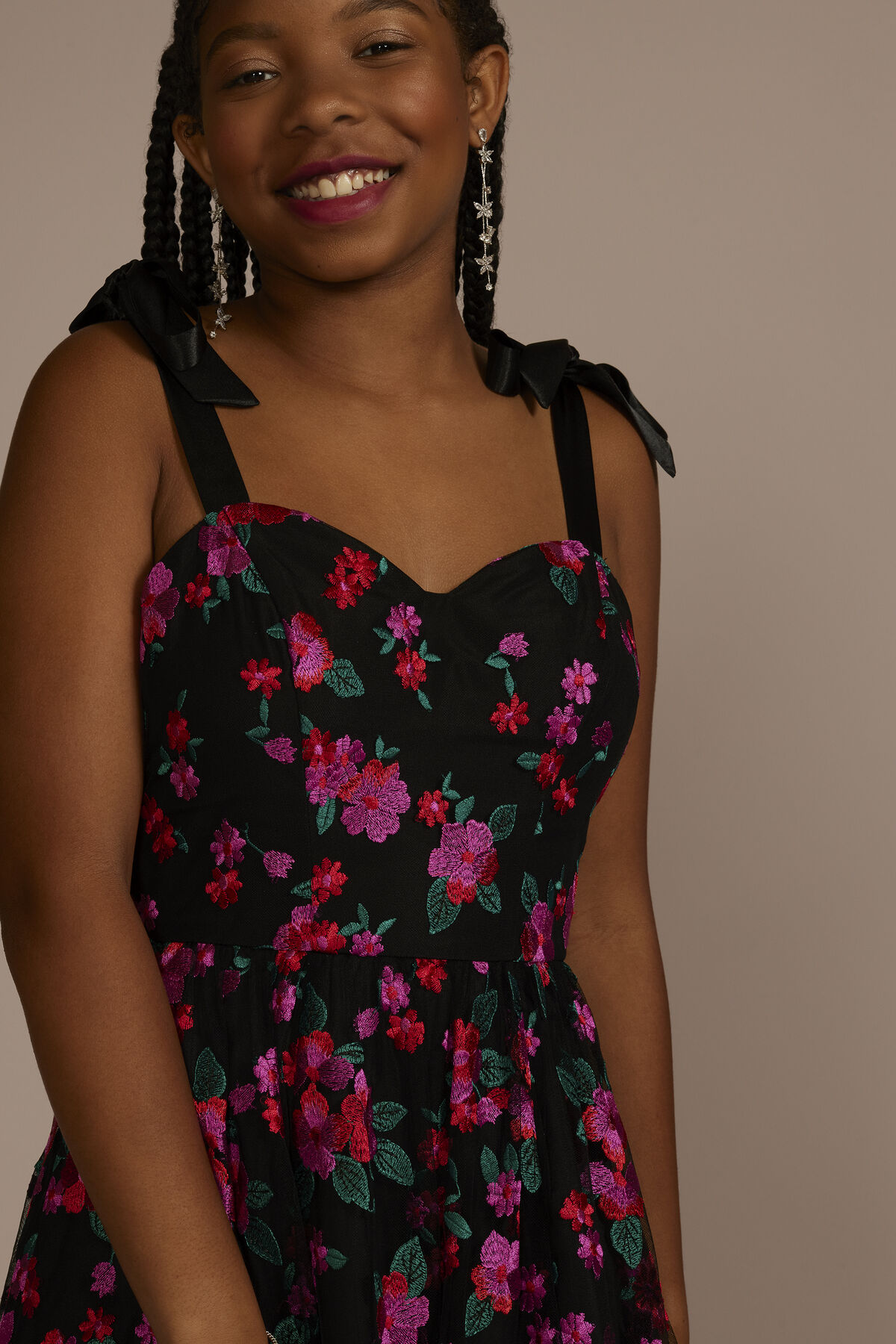 Vestido largo de tul con aplicaciones florales de encaje bordado y tirantes ajustables, ESTAMPADO FLORAL, hi-res