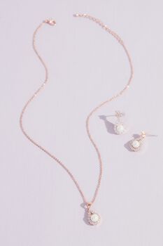 Set de aretes y collar de perlas con halo