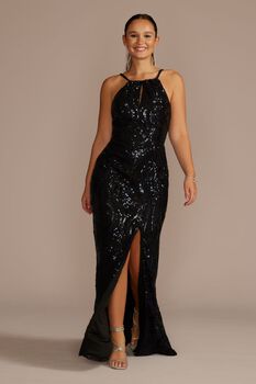 Vestido largo de lentejuela con abertura en pierna y escote halter