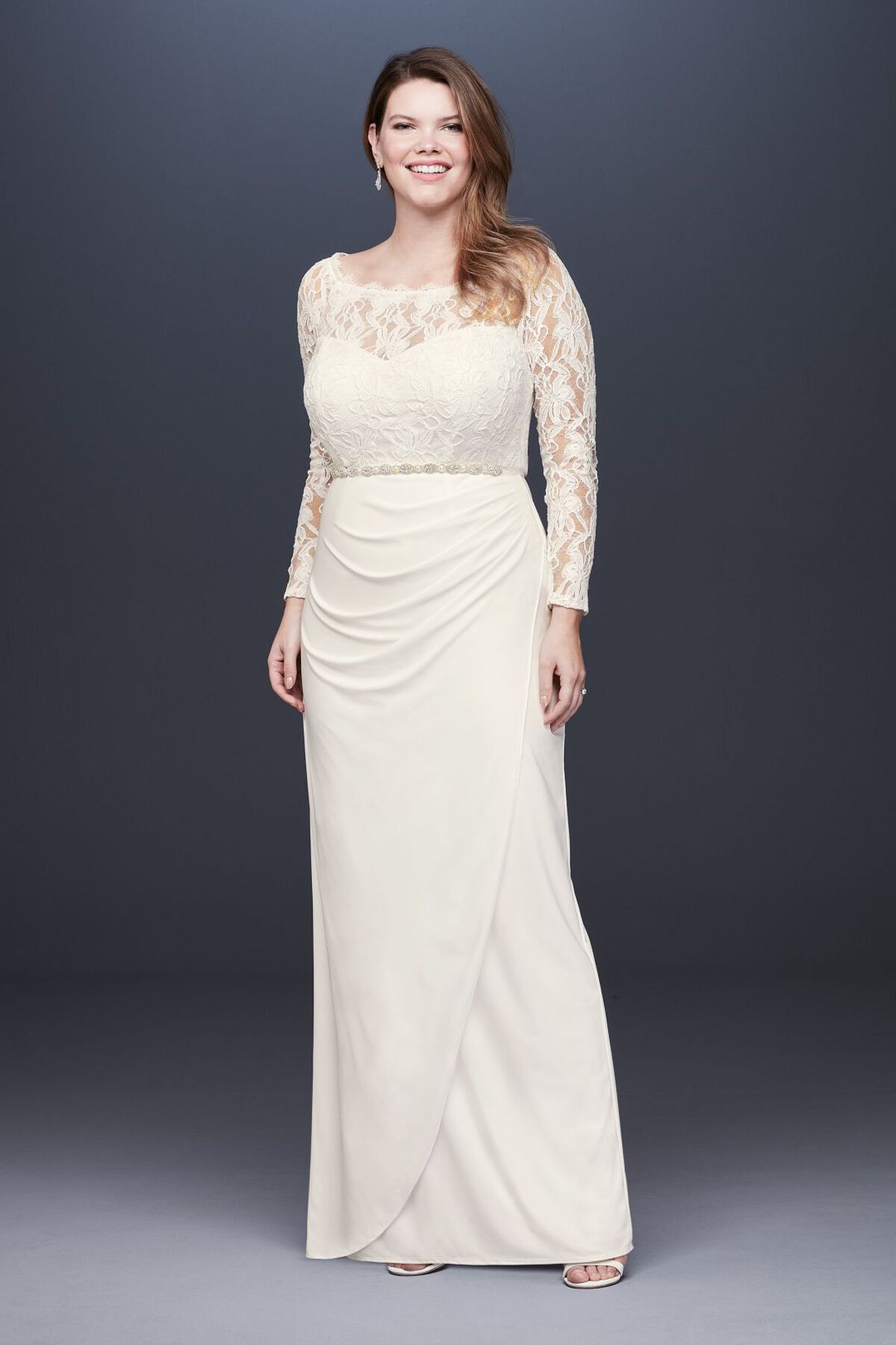 Vestido de novia recto con mangas largas de encaje al hombro, MARFIL, hi-res