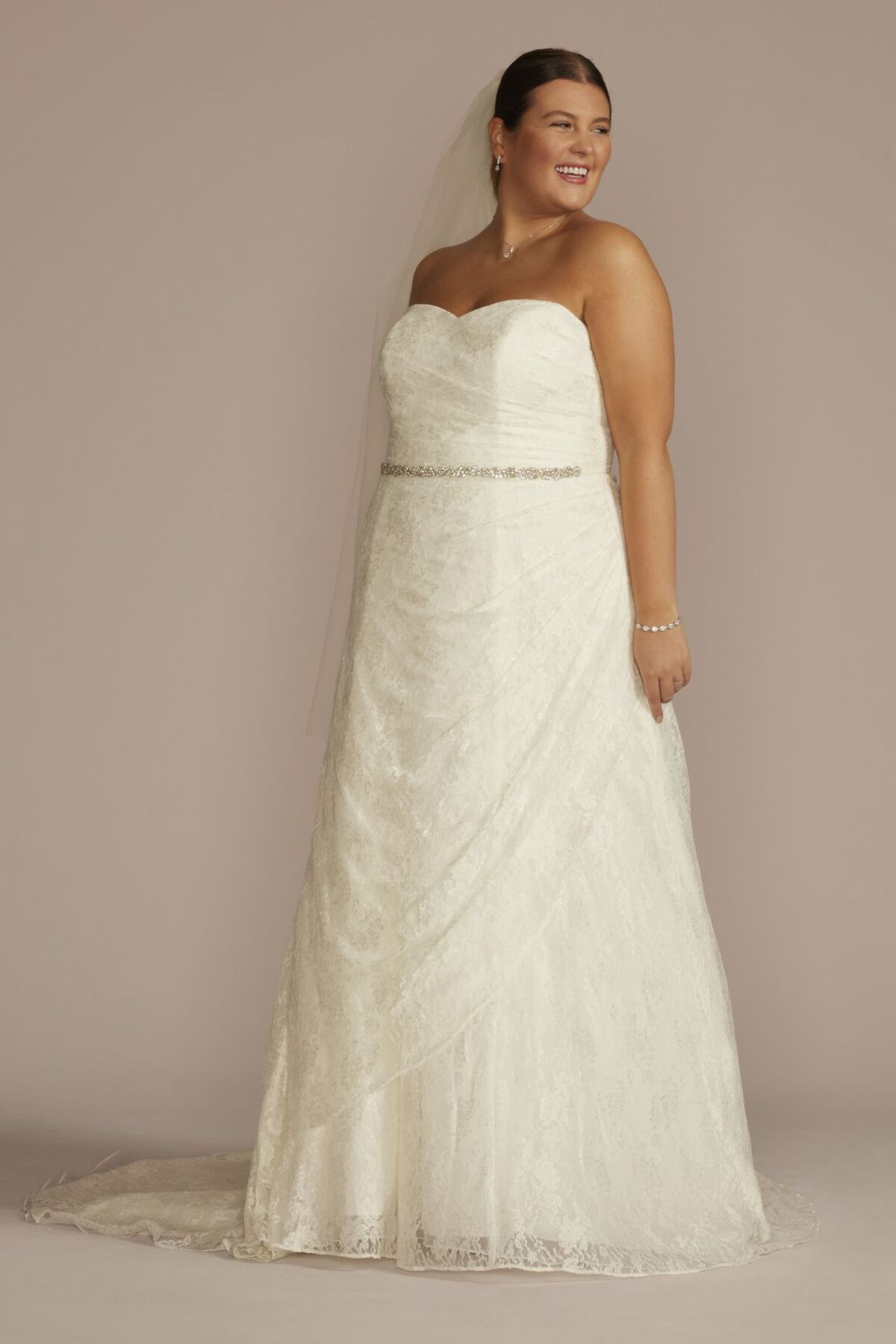Vestido de novia strapless de encaje con escote coraz&oacute;n, MARFIL, hi-res