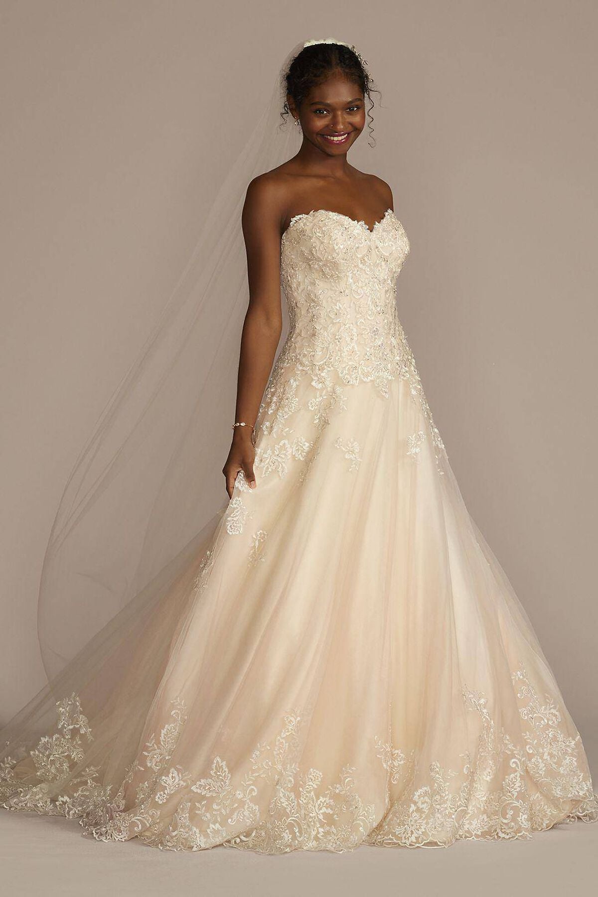 Vestido de novia princesa strapless con escote coraz&oacute;n, MARFIL, hi-res