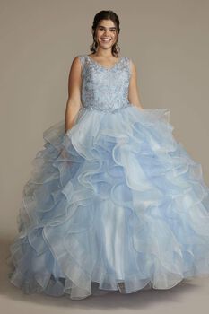 Vestido de quinceañera azul con corset y falda desmontable