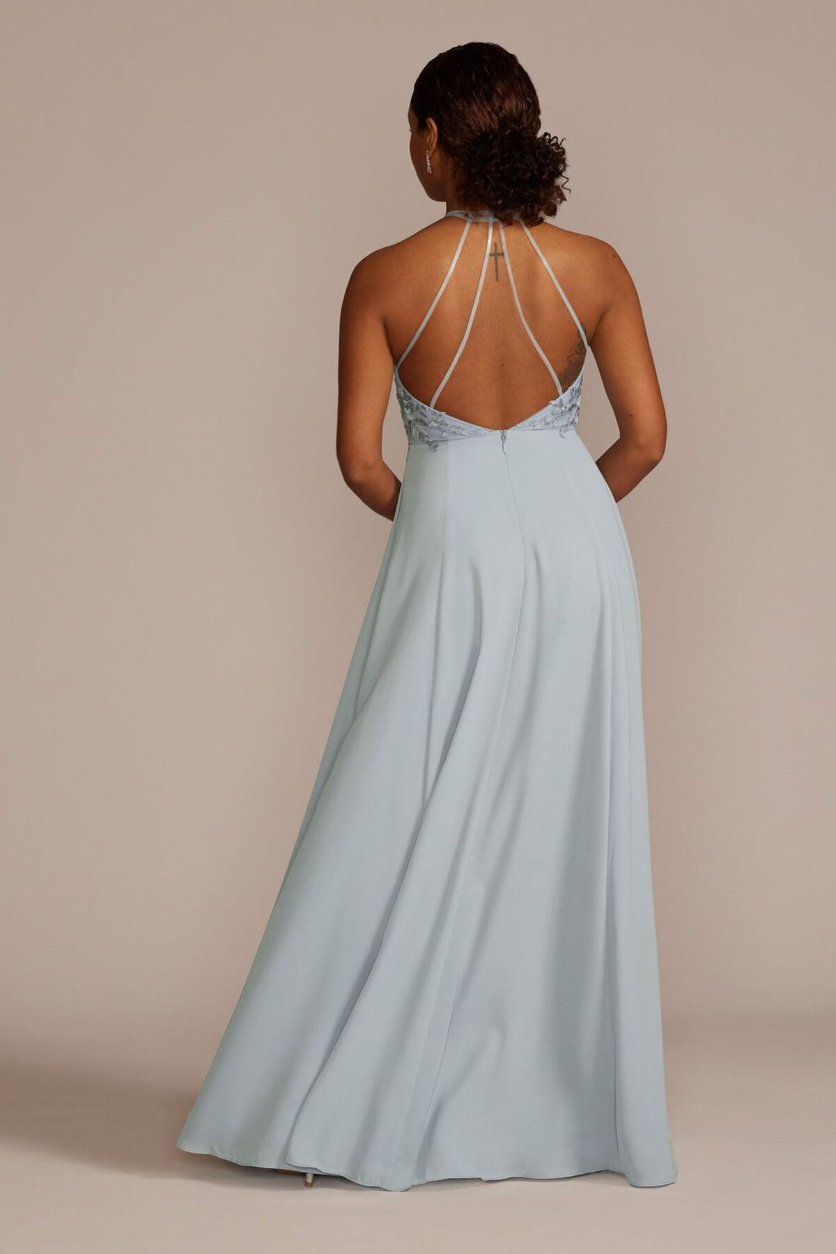 Vestido de dama con escote halter y aplicaciones de encaje, VINO, hi-res