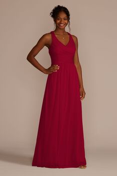 Vestido de dama con escote cruzado en espalda y plisado en cintura