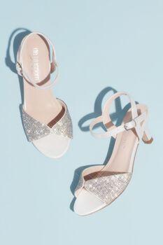 Tacones de paje con aplicación de pedrería