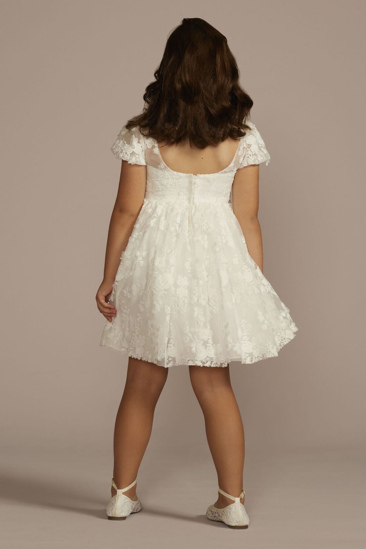 Vestido de primera comuni&oacute;n corto de encaje con mangas abombadas, BLANCO SUAVE, hi-res
