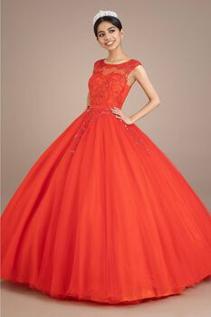 Vestido xv a&ntilde;os manga corta escote ilusi&oacute;n