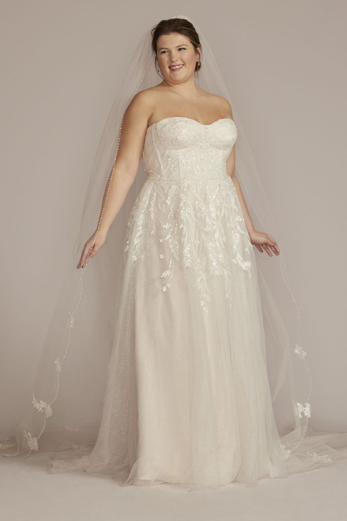 Vestido de novia strapless con aplicaciones de brillante pedrer&iacute;a, MARFIL NACARADO, hi-res