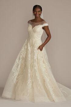 Vestido de novia princesa con escote ilusíon y detalles de pedrería