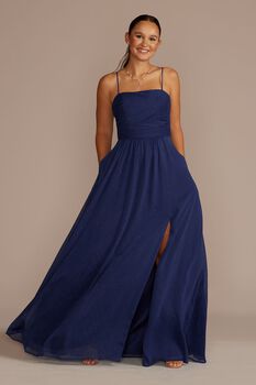 Vestido largo con abertura en pierna y bolsillos