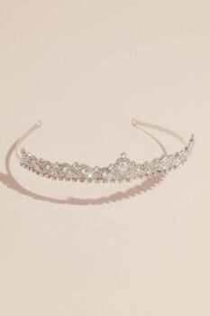 Tiara con incrustaciones de cristales