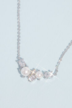 Collar con racimo de perlas y cristales