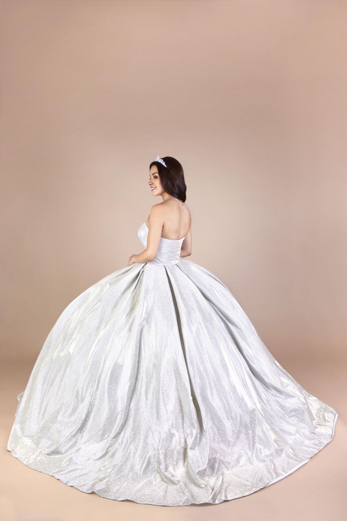 Vestido de quincea&ntilde;era dorado strapless con escote coraz&oacute;n, DORADO, hi-res