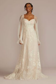 Vestido de novia línea A con mangas largas de tul