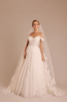 Velo catedral con aplicaciones bordadas