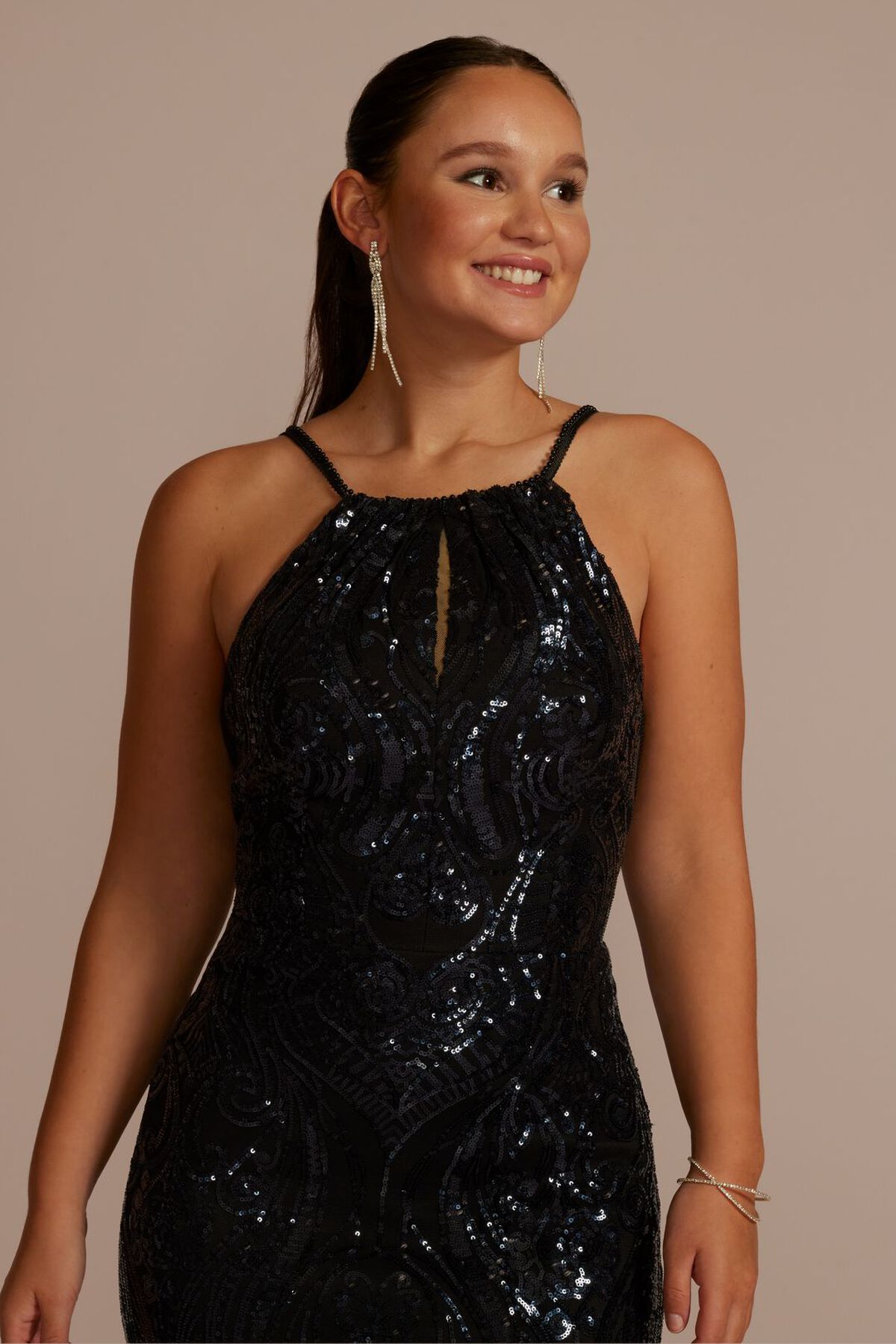Vestido largo de lentejuela con abertura en pierna y escote halter, NAVAL, hi-res