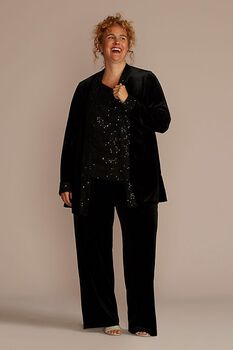 Conjunto de tres piezas con saco de terciopelo y camisa de lentejuelas
