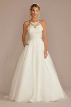Vestido de novia línea A y escote halter