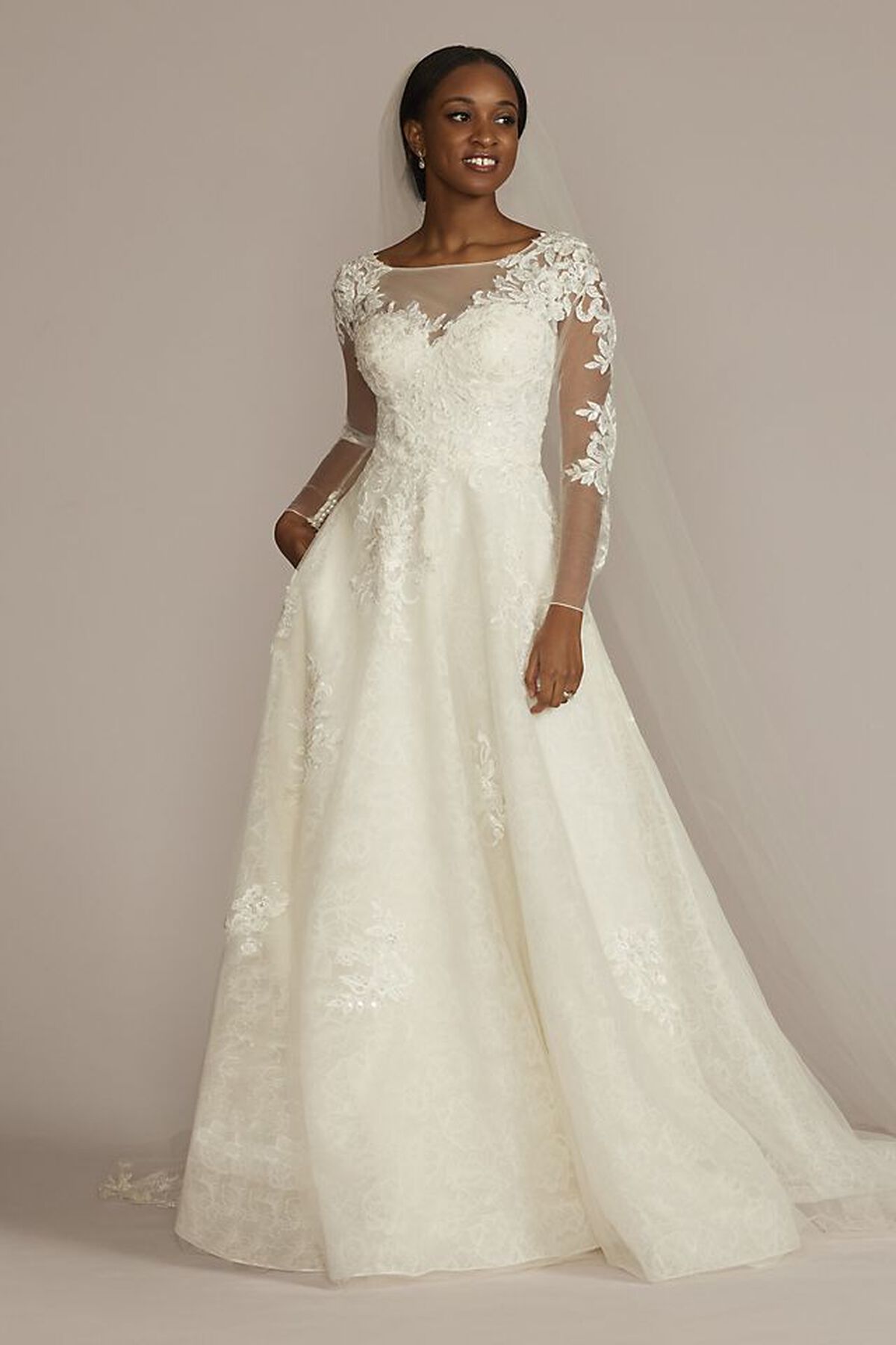Vestido de novia princesa con mangas largas con aplicaciones de encaje, MARFIL, hi-res