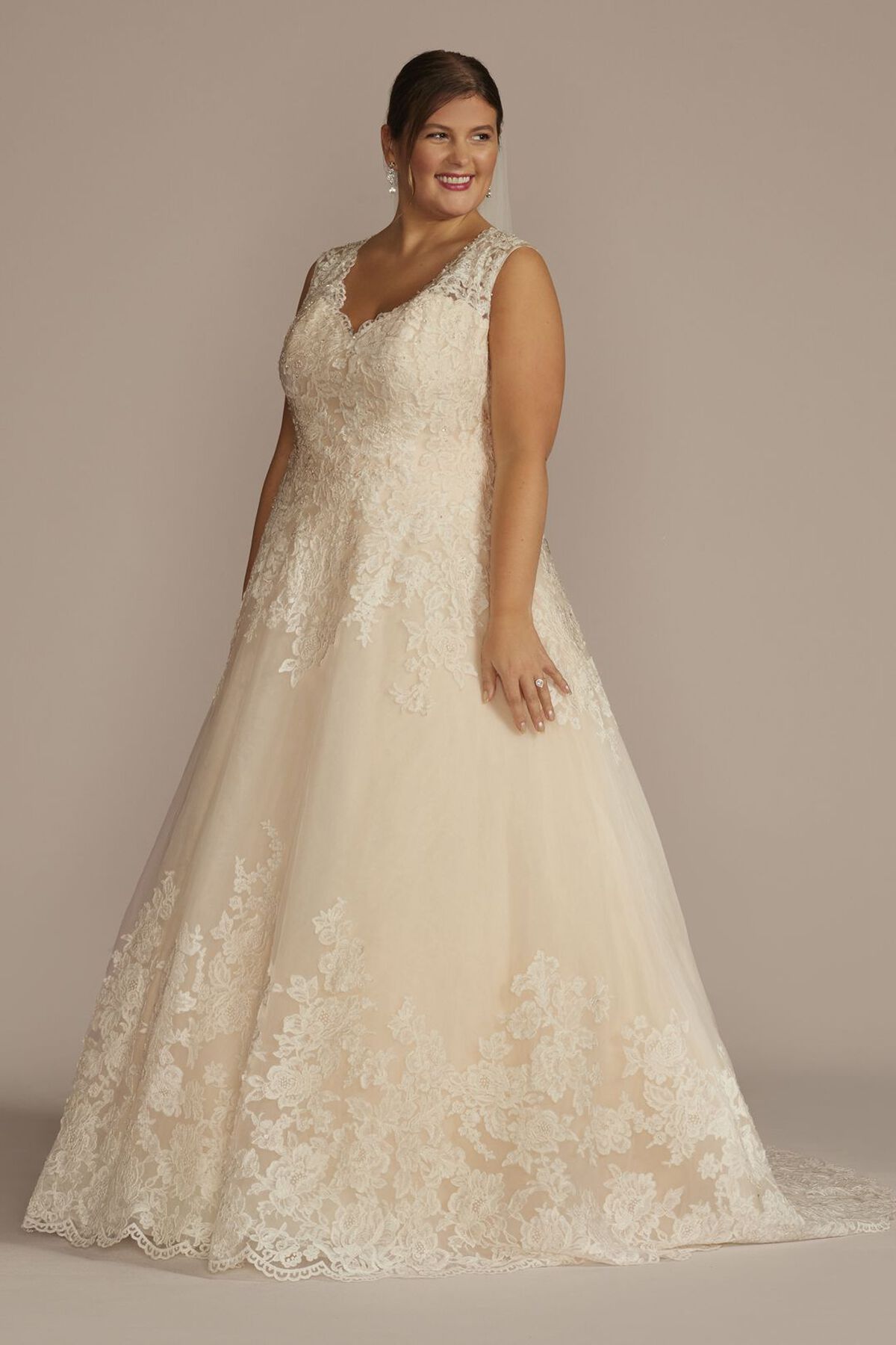 Vestido de novia princesa con espalda ilusi&oacute;n y aplicaciones de encaje, MARFIL CH, hi-res