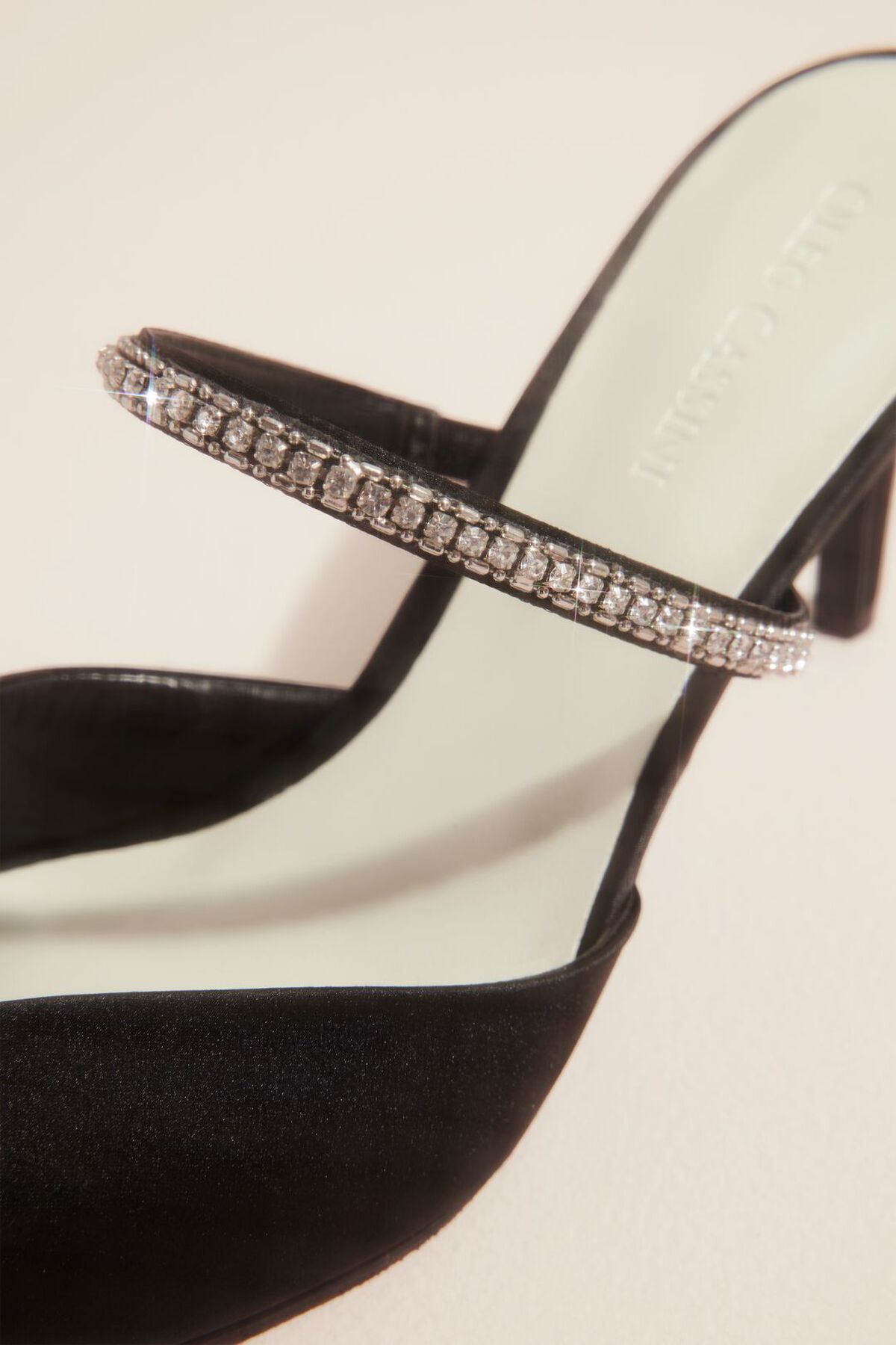 Zapatilla de novia en pico con pedrer&iacute;a, NEGRO, hi-res