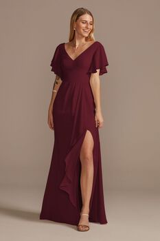 Vestido de dama con mangas cortas y abertura en la pierna