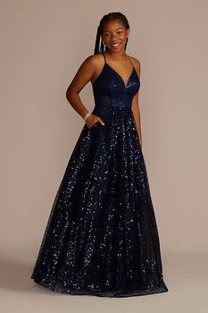 Vestido largo de lentejuela con escote en V y silueta princesa