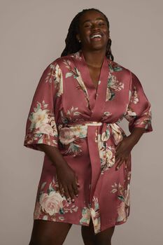 Bata de satín con estampado floral