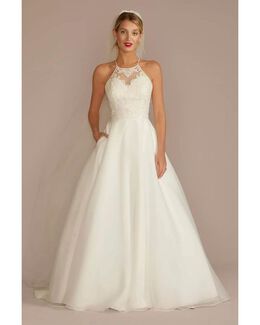 Vestido de novia línea A y escote halter