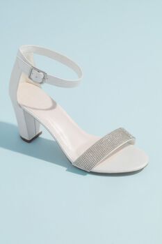 Zapatilla de novia con tiras de cristal