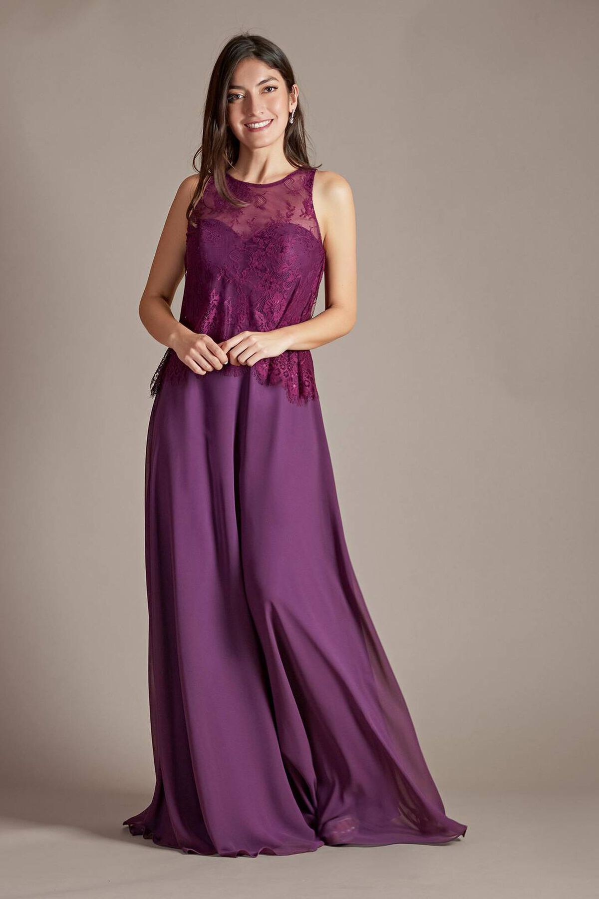Vestido largo de escote ilusi&oacute;n con aplicaci&oacute;n de encaje y falda en l&iacute;nea A, VINO, hi-res