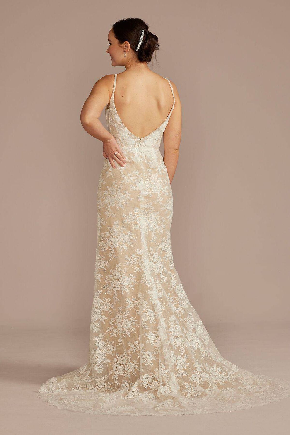 Vestido de novia recto de encaje con escote ilusi&oacute;n, MARFIL/PIEDRA, hi-res