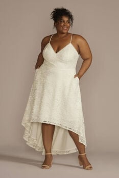 Vestido de novia midi de encaje con falda asim&eacute;trica
