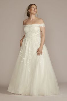 Vestido de novia línea A con mangas caídas al hombro