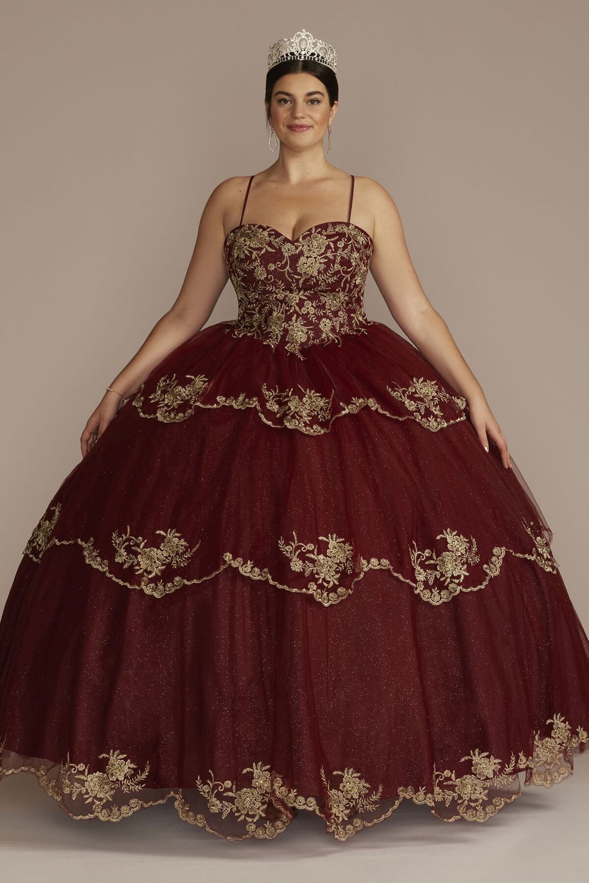Vestido de quincea&ntilde;era rojo con encaje floral y falda de tul, VINO/DORADO, hi-res