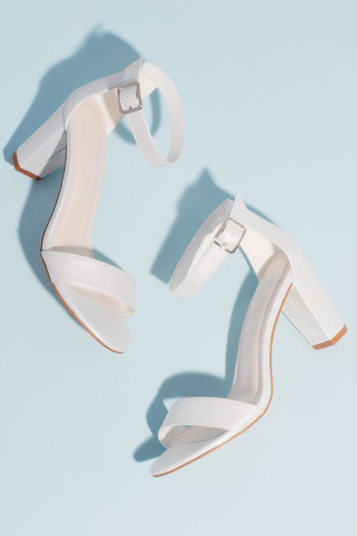 Zapatilla de novia de tac&oacute;n ancho con pulsera, BLANCO, hi-res
