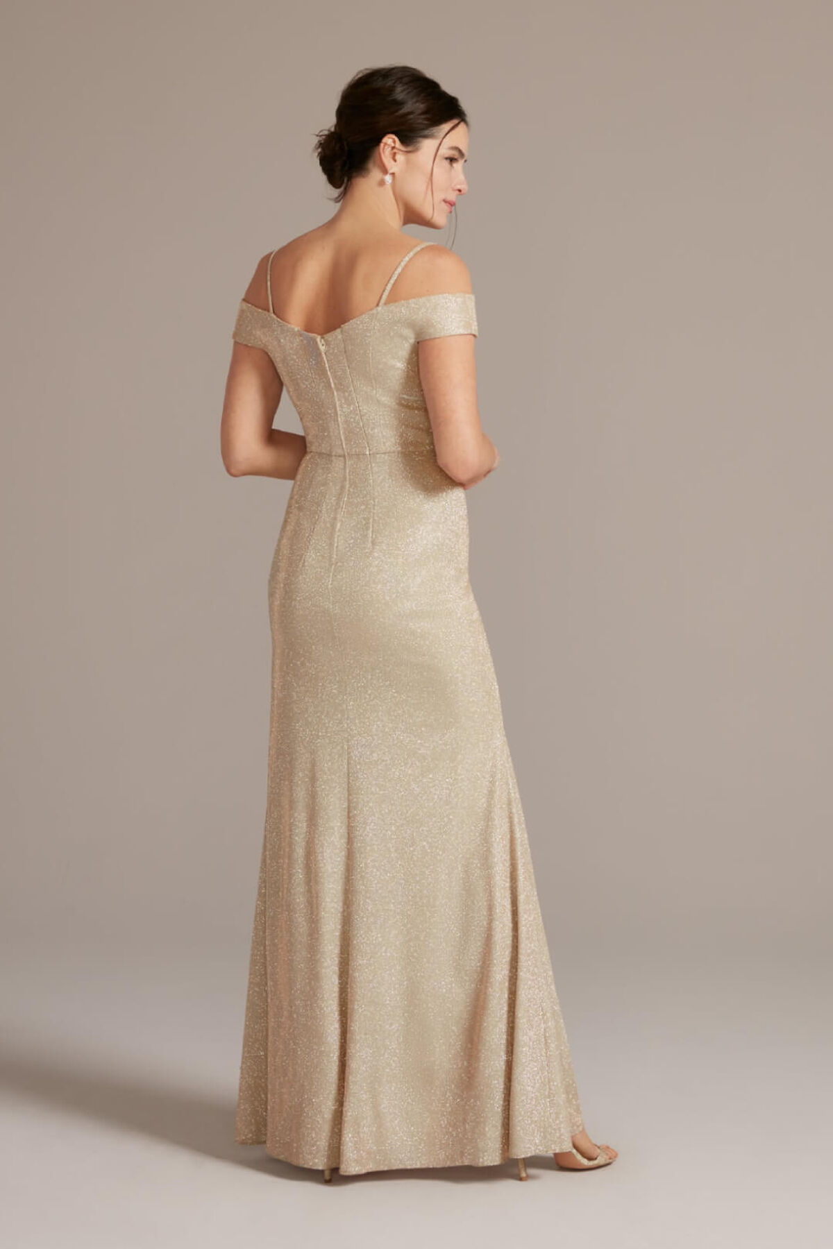 Vestido metalizado con escote coraz&oacute;n y corte recto, CHAMPAGNE, hi-res