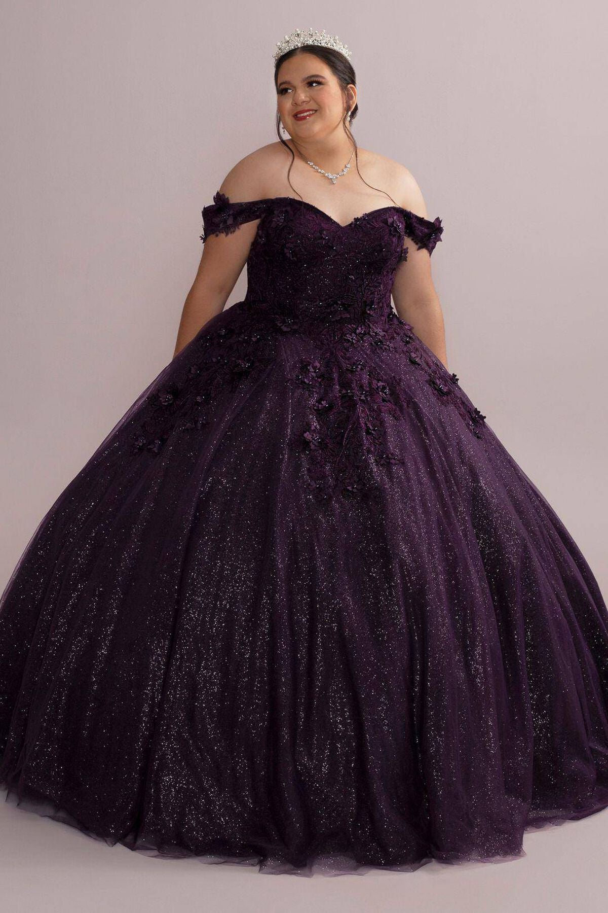 Vestido de quincea&ntilde;era morado con mangas al hombro removibles y tirantes, MORADO OSCURO, hi-res
