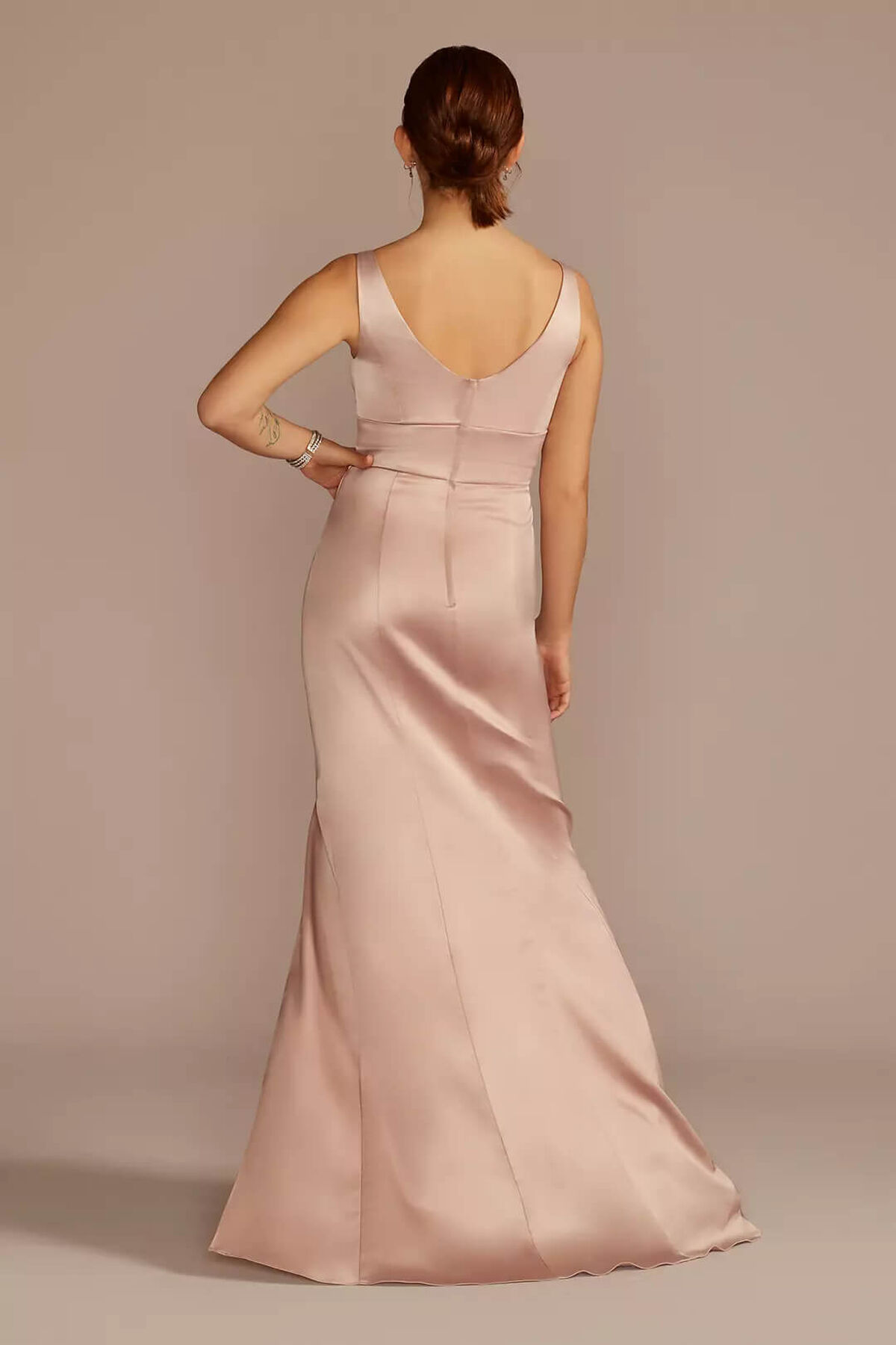 Vestido de Dama sat&iacute;n con escote en V, GEMA, hi-res