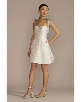 Vestido de novia corto con tirantes