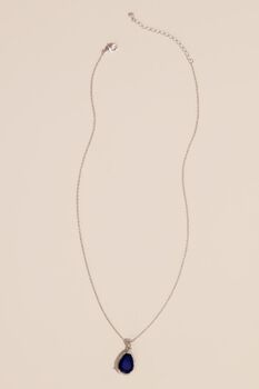 Collar con cristal azul en forma de gota