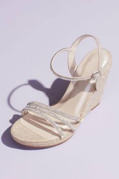 Tacones de plataforma y pedrería