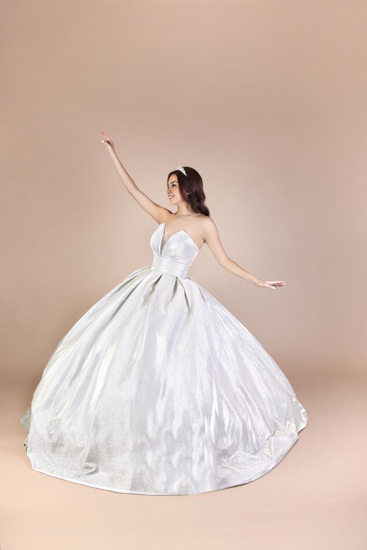 Vestido de quincea&ntilde;era dorado strapless con escote coraz&oacute;n, DORADO, hi-res
