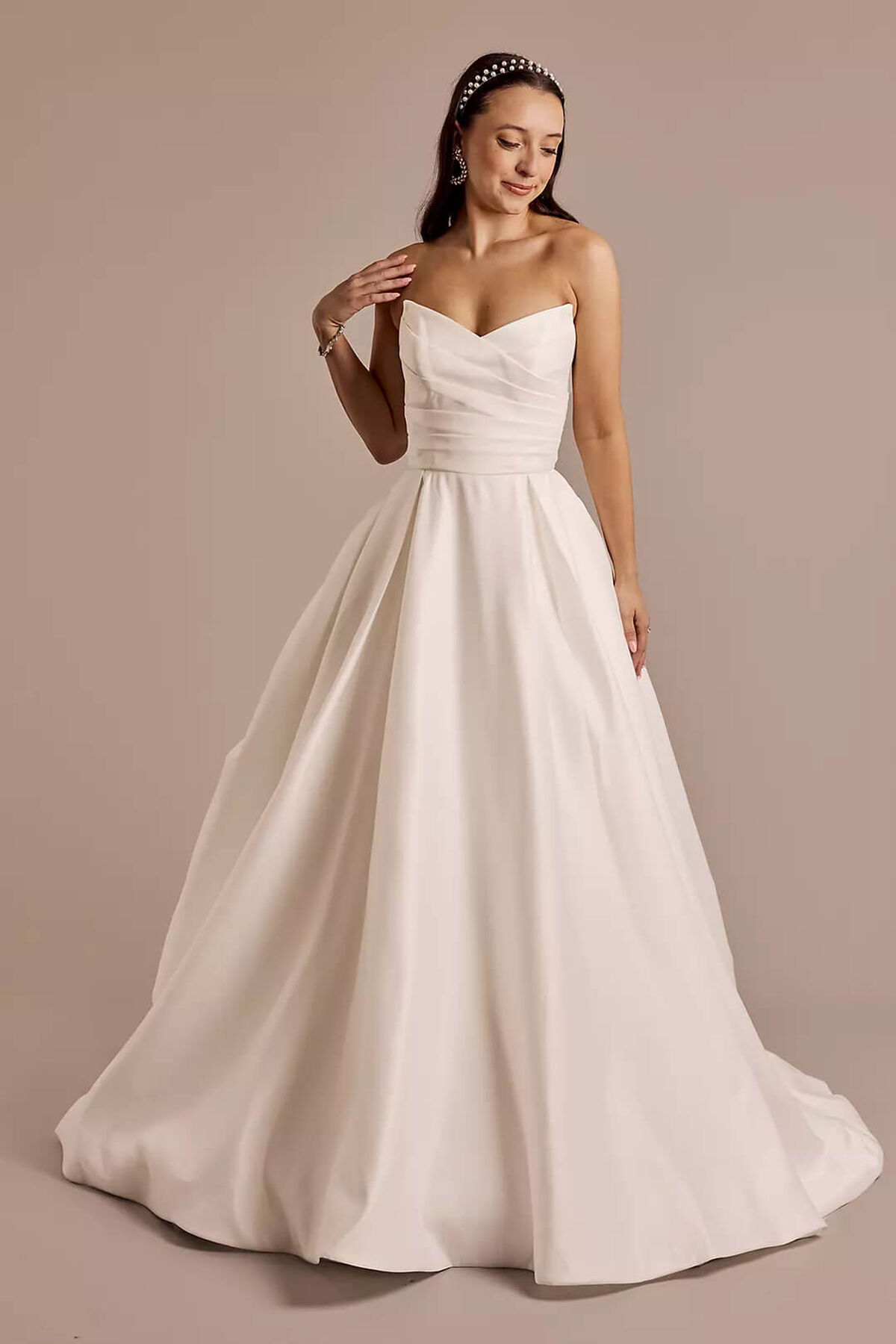 Vestido de novia de sat&iacute;n con escote drapeado, BLANCO SUAVE, hi-res