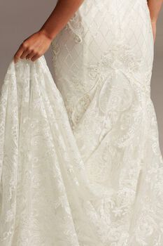 Vestido de novia sirena strapless con escote profundo
